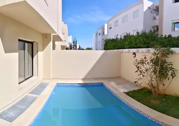 Triplex n4 avec piscine à Gammarth