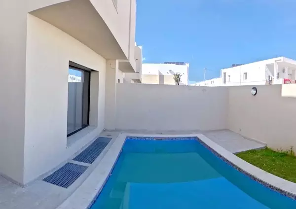 Triplex n8 avec piscine à Gammarth