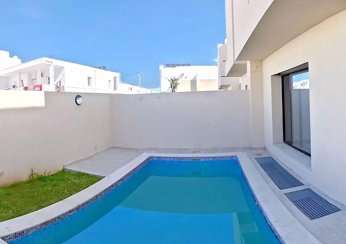 Triplex n9 avec piscine à Gammarth